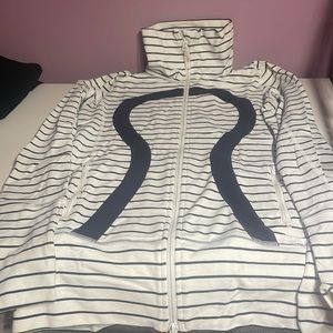 Lululemon define zip up - size 6